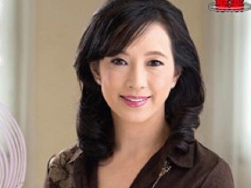 《五十路》亭主とは20年ヤッてないからもはや不倫じゃない?? 他人棒にグショ濡れの美魔女オマ○コwww