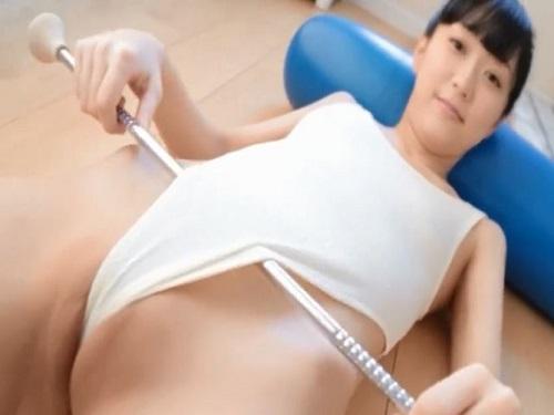 《着エロ》体操する女の子☆過激なポーズで過激なオマ○コくい込みwww
