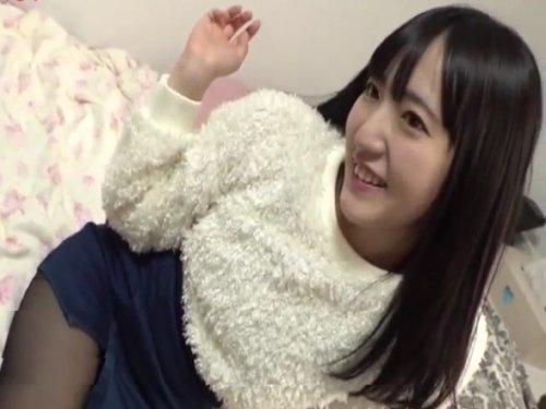 自宅に押し掛け美少女取材!!! ムリやり肉棒握らせたらパンスト破いてデカチン生ハメwww