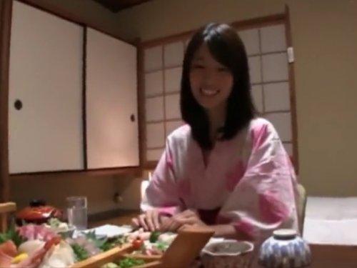 エッチな雰囲気満開の癒し系女優を独り占め!!! 個人旅行の温泉宿でプライベートセックス三昧www