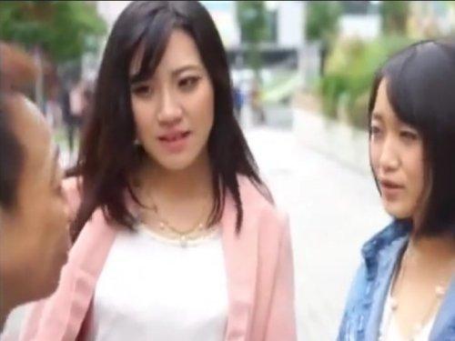 《人妻ナンパ》欲求不満のママ友ゲット!!! www 未開拓な若妻２人まとめてホテルで他人棒の淫乱セックスwww