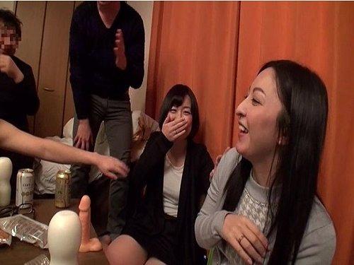 《人妻ナンパ》包茎チンポでセンズリ鑑賞!!! 皮付き大好きほろ酔いマダムが大悦びで肉棒イジりwww