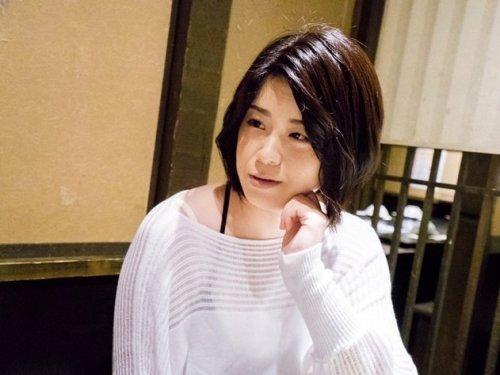 《熟女ナンパ》「アナルですか!? いいですよ❤」!! アナルとオマ○コ + クリを同時に責められ悶絶しちゃうおばさまww