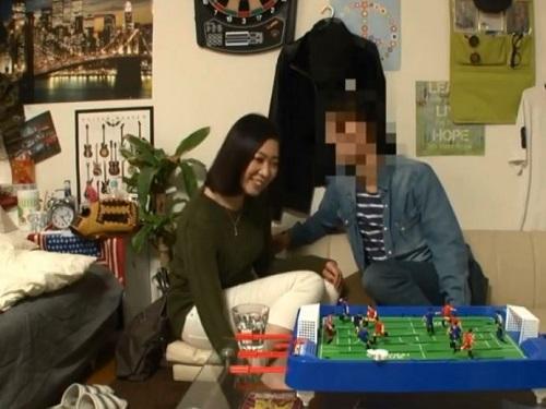 《人妻ナンパ》まさかのナンパにデレデレの奥さん!!! 隠し撮りとも知らずに若いチンポに大期待www