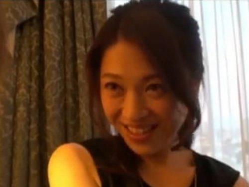 《人妻さん》２人の子を持つ43歳美人ママ!!! これでもかとハメ倒されて大満足のご無沙汰ファックwww