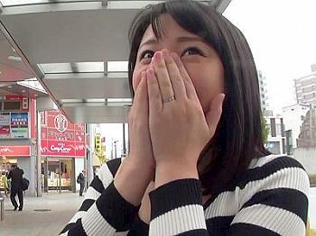 『あっ♡旦那のよりイイかもッ♡』若者にナンパされ寝取られる爆乳人妻！羽生ありさ