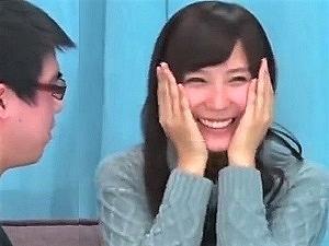 『筆おろし！？･･･まぁいいですよ♡』つるぺたロリ体型のお姉さん！マジックミラー号！伊藤果夏