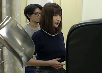 『あッ･･･んッ♡んッ♡』産婦人科で診察中に寝取られる人妻！水谷心音