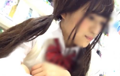 【 盗撮 】スケスケパンツをはいたお年頃JKがガッツリ盗撮されちゃう！！！