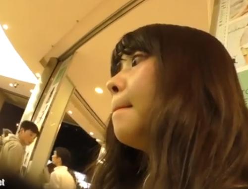 【 盗撮 】優しい女の子に声掛けしてからパンツを撮っちゃう悪いやつ！！！