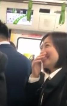 【 盗撮 】スーツ姿のお姉さんたちを逆さ撮りしちゃう！！！