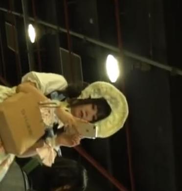 【 盗撮 】素人コスプレ少女☆白いタイツにえっちなパンツを逆さ撮りされちゃう！！！