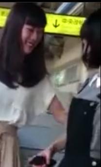 【盗撮】パンチラを撮られてることも知らずにはしゃぐ女の子たち！！