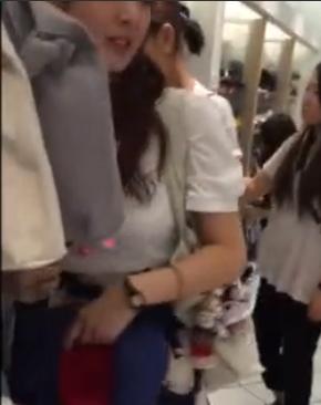 【 盗撮 】セクシーお姉さんのおケツをガツンと盗撮！！！