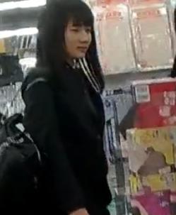 【 盗撮 】地味パンツが似合うおとなしめの美少女を発見！！！