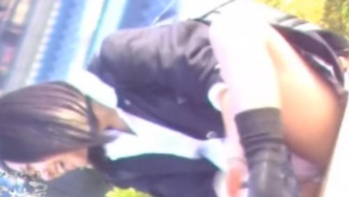 【 盗撮 】パンツを見せつけてくるドスケベJKを盗撮！！！