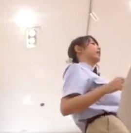 【 盗撮 】赤ちゃんに詳しい清楚なお姉さん☆ガードの固いロングスカートの中を盗撮！！！