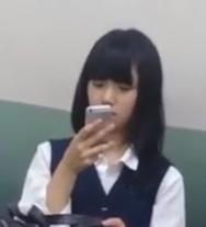 【 盗撮 】黒髪ロングの美少女☆スカートをめくられ大きめのお尻が丸見えに！！！