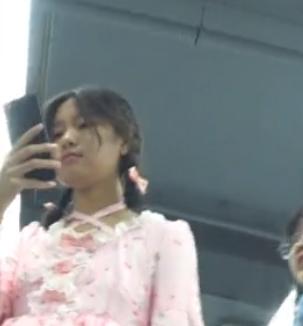 【 盗撮 】イベント会場で地味パンツの可愛い女の子を発見しちゃった！！！