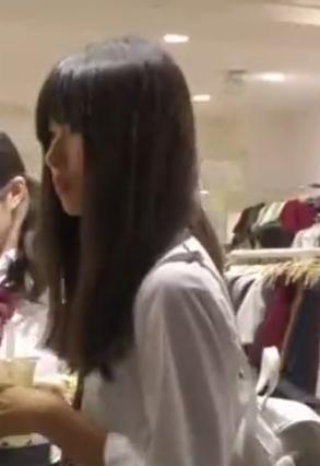 【盗撮】お姫様みたいな美少女JK☆水色パンツに大興奮！！！