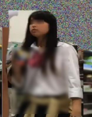 【 盗撮 】可愛いJKちゃんのピンク色したドスケベパンツを逆さ撮り！！！
