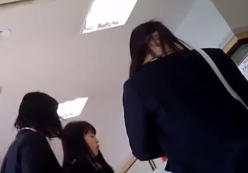 【 盗撮 】リアルJKのマシュマロのようなおケツを盗撮！！！