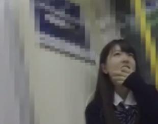 【 盗撮 】アイドル級の美少女を追跡☆パンツの調査をしちゃう！！
