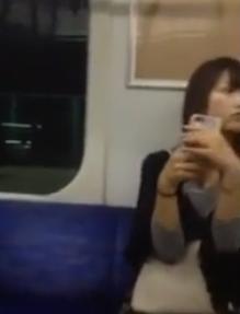 【盗撮】仕事帰りの美人OLさん追跡してスカートをめくっちゃうぜ！
