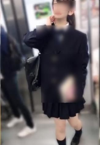 【 盗撮 】ヤバいほどの美少女を付け回しおケツのアップを撮影するのに成功！！！