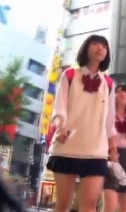 【 盗撮 】キレイな脚のJKを盗撮☆プリプリのお尻が可愛すぎ！！！