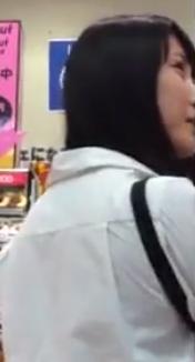 【 盗撮 】美少女を見かけたら逃さず逆さ撮り！！