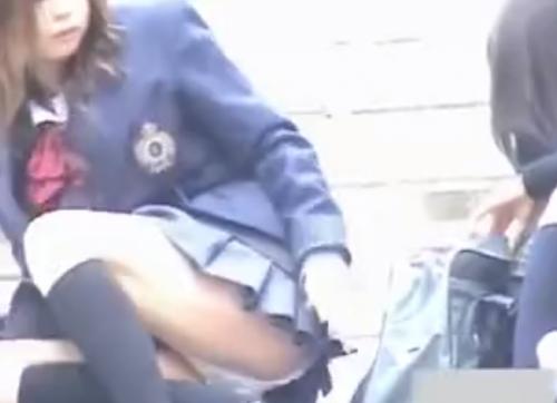 【盗撮】放課後JKが大量に集まるパンチラスポット見つけたった！！！