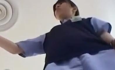 【 盗撮 】水色のパンツで仕事に励む店員さんがえっちでかわいすぎ！！！
