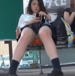 【 盗撮 】生意気そうなJKちゃん☆お尻のおできまでバッチリ撮られちゃう！！！