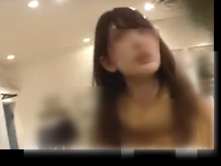 【 盗撮 】女優級の美人お姉さん☆警戒心がなくてパンチラ撮り放題！！！