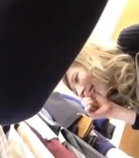【 盗撮 】色白美人なお姉さん仲良くなったふりをしておパンツ盗撮！！！