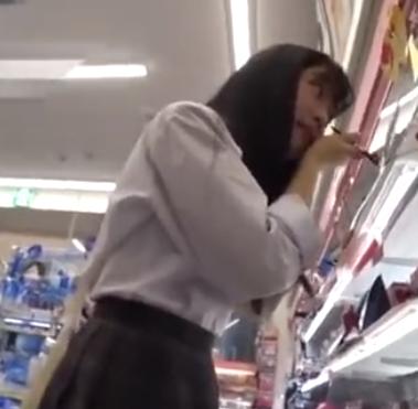 【 盗撮 】お化粧を覚えて新学期デビュー？☆Tバックとかどスケベすぎだろ！！！