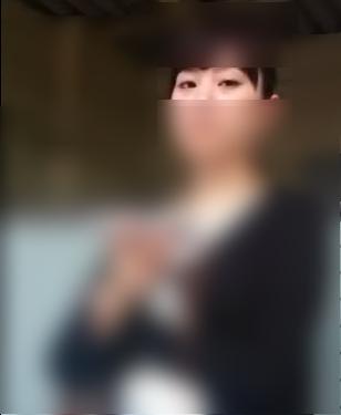 【 盗撮 】冷たい視線を浴びせてくる女性にスカートめくりで対抗！！！