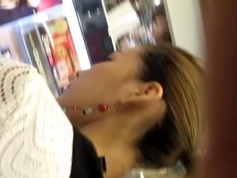 【盗撮】夜の街でハーフ？な美女を逆さ撮り！！！
