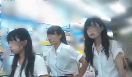 【 盗撮 】イキのいいJKちゃんのデカパンを至近距離から撮影！！！