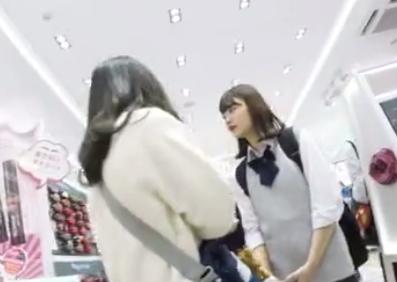 【 盗撮 】ハイレベルな美少女たちを追跡盗撮☆見ているだけで幸せな気分！！