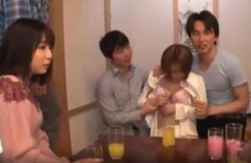 王様ゲームの罰ゲームで輪姦パーティー。脱がされた女教師
