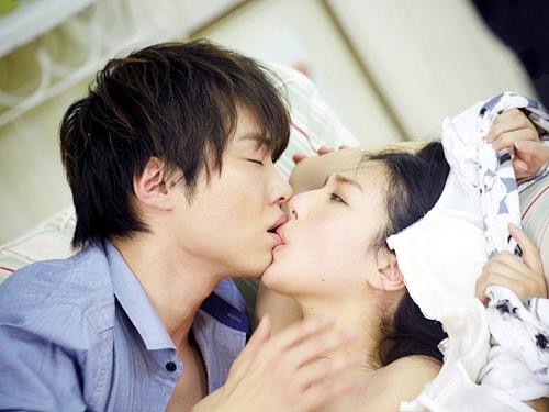 古川いおり＆鈴木一徹★シルクラボの女性向けAV♡眼鏡イケメン先輩と美乳美女OLがエレベーターに幽閉！想いが爆発♡♡SEX！