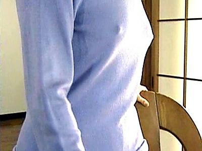 家に侵入してきた男にNTRレイプされる巨乳美女若妻！嫌がり抵抗するが、次第に体の奥から快楽が滲み出す！激ピストンで絶頂！