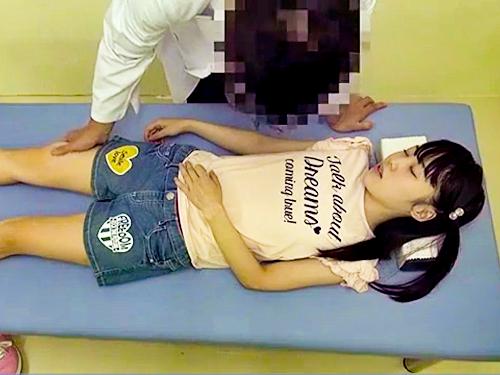 睡眠薬JSレイプ診察室★鬼畜変態悪徳医師がアウロリパイパン美少女を薬で眠らせオマンコくぱぁ！診察台でM字開脚激パコ中出し！