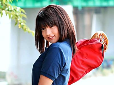 【JKナンパ】部活帰りの健康そうなを美乳美少女をナンパし車中でハメ撮り♡ベスポブラ外しておっぱい舐め♡激ピストンで中出し