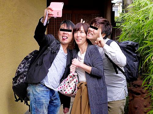 【NTR社員旅行】四十路美人妻が年下部下の男子社員と社員旅行！酒が入妻メス落ち！激ピストン連続射精でアヘ顔絶頂連続中だし！