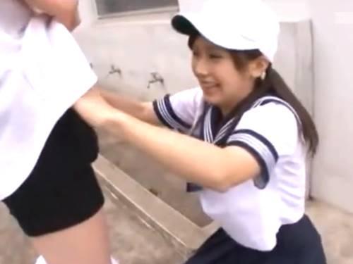 大丈夫すぐ終わるから！サヨナラ場面の代打チ〇ポにフェラ入魂してくる美少女マネージャーへ顔射ぶっかけｗ