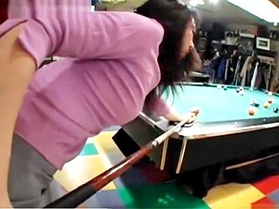 熟女生保レディ！高額な契約を取るためセクハラ痴漢に耐えまくるおばさん！ミニスカパンストでおっぱいも揉まれるOL【枕営業】