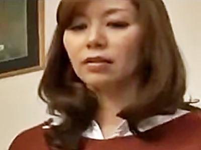 《義母/近親相姦》娘婿の名前を叫びながらオナニーしていた事がバレてしまい婿に迫られ一線を越える人妻熟女！【翔田千里】